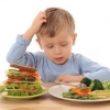 Πως θα μάθετε το παιδί σας να τρώει σωστά